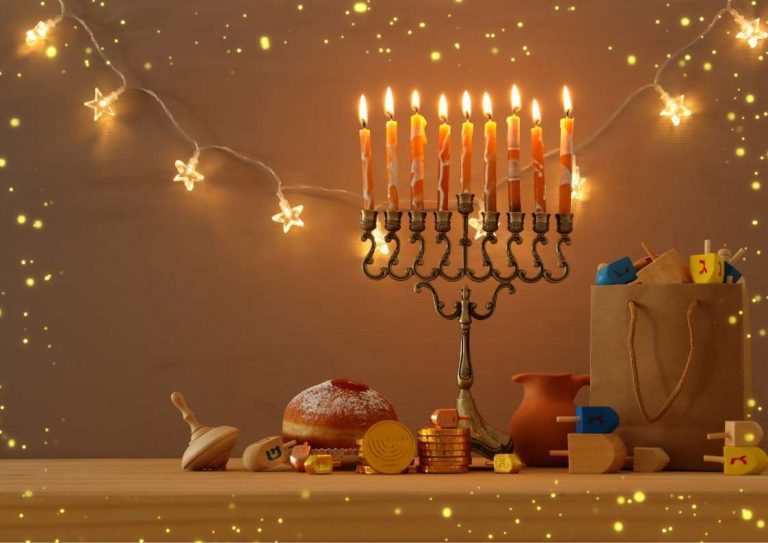 חג האורים: הכירו את חג החנוכה, החג הצבעוני והמיוחד ביהדות